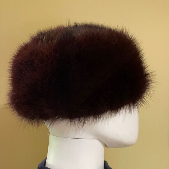 Vtg Woman’s Lined Animal Pill Hat by D’Jimas Bros